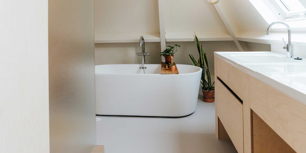 Zolderverbouwing: luxe slaapkamer met badkamer - door De Jonge Ontwerper Nieuwegein