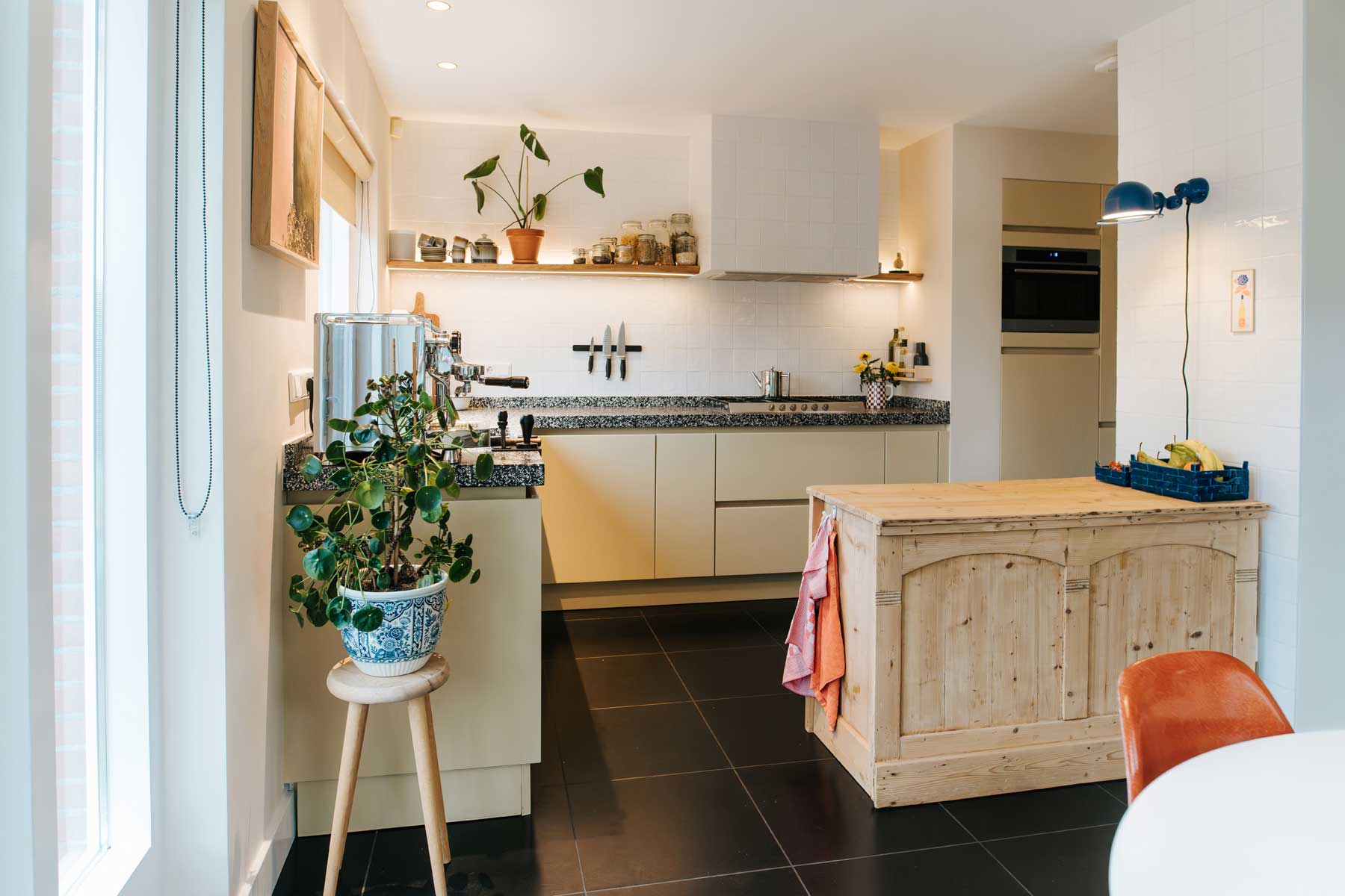 Een oude keuken met nieuwe frontjes - door De Jonge Ontwerper Nieuwegein